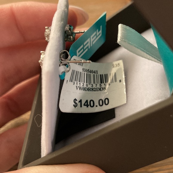 Effy Silver and diamond studs. - Picture 5 of 6